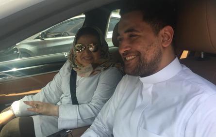 فيديو.. «سيدتي» تحاور د. سميرة الغامدي خلال قيادة سيارتها