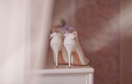 أحدث أشكال أحذية العروس من أشهر الماركات العالمية