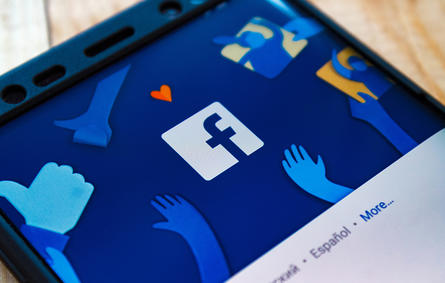 فيسبوك تطلق خدمة ووتش الجديدة 