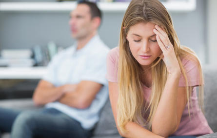 5 خطوات للتأقلم مع طباع زوجك غير المحببة