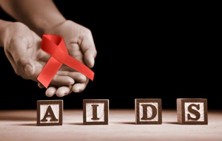 الإيدز: تعليم طرق الوقاية للشباب أمر ضروري