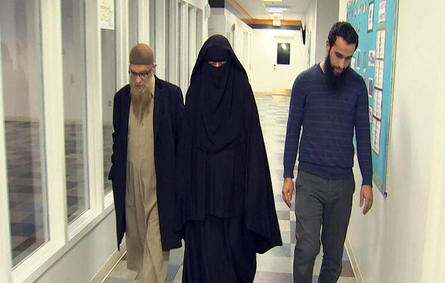 مستشفى أمريكي يمنع عائلة مسلمة من زيارة رضيعها