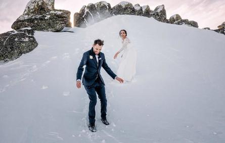 أفكار لجلسة تصوير مع الثلج للعروسين