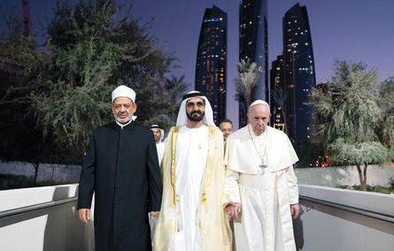 البابا وشيخ الأزهر يوقعان «وثيقة الأخوة الإنسانية» في الإمارات