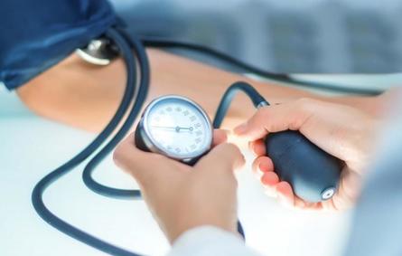 ضغط الدم المنخفض: إجراءات بسيطة تساعد على رفعه