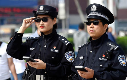 الصينيون يسخرون من الشرطة بعد نشرها صورة «الطفل المجرم»