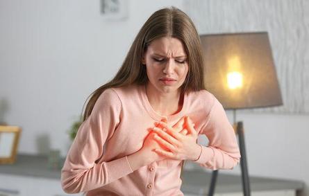 دراسة كندية: فرص النساء بالنجاة من السكتة القلبية تعادل نصف ما للرجال