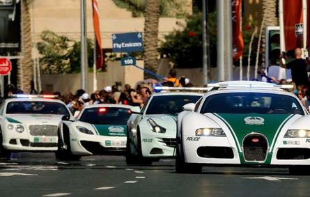 شرطة دبي تفاجئ سعودياً ارتكب مخالفة سرعة برسالة غريبة