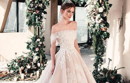فستان زفاف عروس برج الأسد جريء جداً