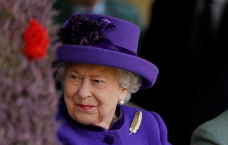ملكة بريطانيا إليزابيث غاضبة من ابنة عمها لمحاولتها بيع رسائل ملكية سرية