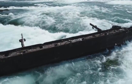 تحرك قارب علق قرب شلالات نياغارا منذ 101 عام