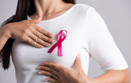 سرطان الثدي: علاج جديد يمنع انتشار المرض إلى أعضاء أخرى