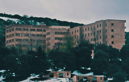 مغاربة يطالبون بإعادة الحياة لمستشفى تاريخي في جبال الأطلس