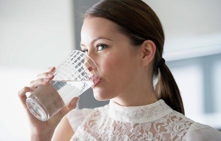 أهمية الإكثار من شرب الماء في فصل الصيف