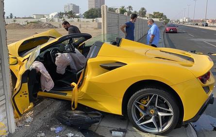  العناية الالهية تنقذ إعلامي سعودي من موت محتم خلال قيادته لسيارة فارهة 
