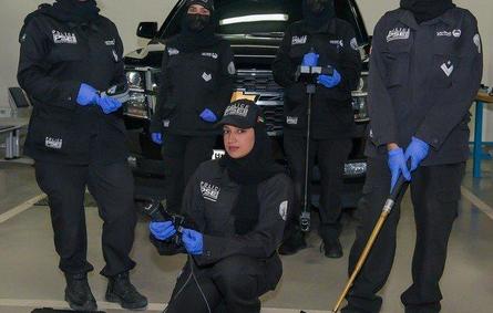 أول فريق نسائي لإبطال المتفجرات في شرطة دبي