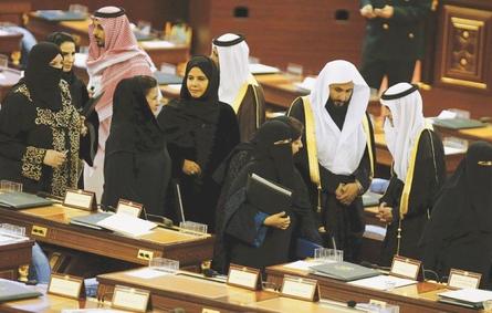 العضوات الجديدات واللاتي تم التمديد لهنّ في مجلس الشورى السعودي