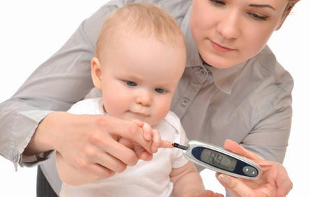 انخفاض السكر لدى الأطفال حديثي الولادة