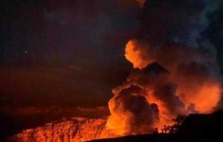 شاهدوا ثوران بركان ضخم في الولايات المتحدة