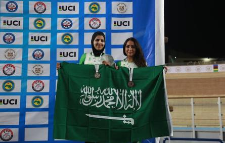 المنتخب السعودي للدراجات سيدات يحقق أول ميدالية عربية