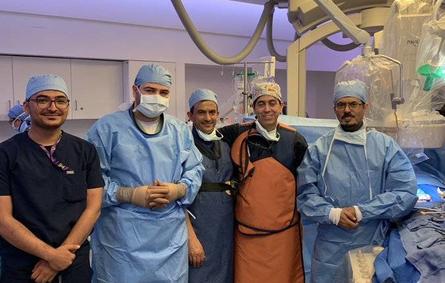 كوادر مركز الملك عبدالعزيز لأمراض وجراحة القلب بمدينة الملك عبدالعزيز الطبية- الصورة من حساب الحرس الوطني على تويتر