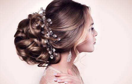 أجمل تسريحات الشعر للعروس لعام 2021