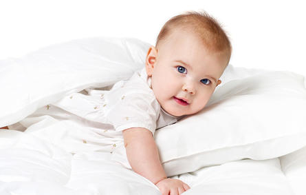 علامات نمو الرضيع من سن 3 إلى 6 أشهر 