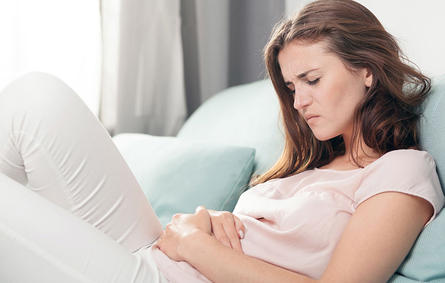 متى يعوق تكيس المبايض الحمل عند المرأة؟