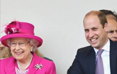 الأمير ويليام والملكة إليزابيث- الصورة من حساب The Royal Family على إنستغرام