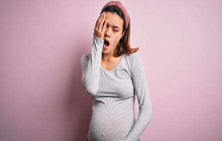 صورة لحامل تعاني من تعب الحمل