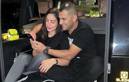 بوسي وزوجها هشام ربيع - صورة من حسابها على انستغرام