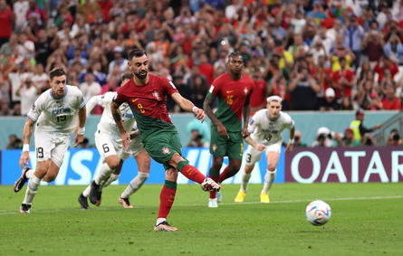البرتغال يصعد للدور الـ16 عقب هزيمة أوروغواي بهدفين دون رد في كأس العالم 2022 - الصورة من حساب الفيفا