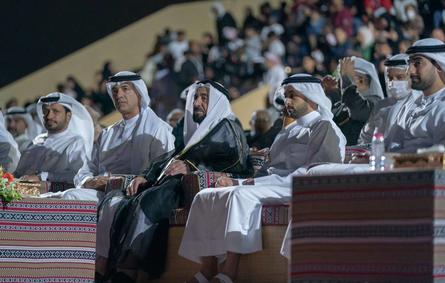  الشيخ الدكتور سلطان بن محمد القاسمي خلال افتتاح  مهرجان الشارقة للمسرح الصحراوي. الصورة من "وام"