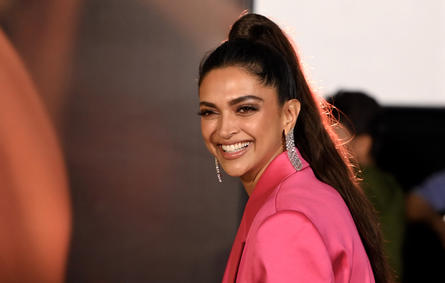 Bollywood actress Deepika Padukone poses for pictures during the song launch of her upcoming Indian Hindi-language period comedy film ‘Cirkus’ in Mumbai on December 8, 2022. SUJIT JAISWAL / AFP