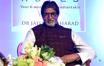 Indian Bollywood actor Amitabh Bachchan attends the launch event of Dr. Jaishree Sharad's book 'Skin Rules', in Mumbai on October 24, 2018. Sujit Jaiswal / AFP