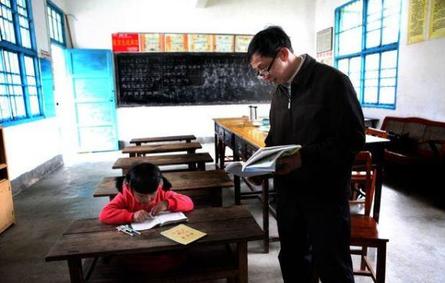 مدرس واحد وطالبة واحدة في مدرسة صينية!