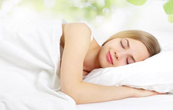3 علاجات منزلية تساعد على النوم