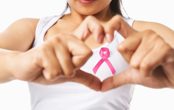 6 أعراض تنذر بسرطان الثدي
