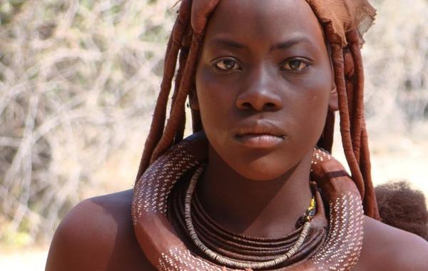 في الهيمبا أغرب القبائل الأفريقية.. للمرأة طقوس خاصة