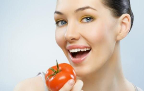 حافظي على صحتك الجلدية بتناول الطماطم يومياً
