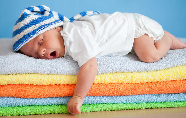 5 معتقدات خاطئة عن نوم المولود