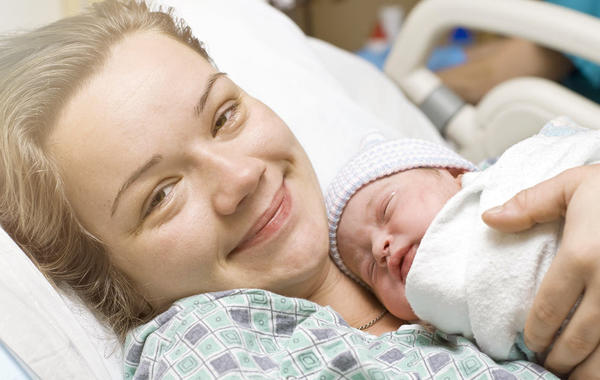 كيف أتعامل مع الإفرازات المهبليَّة بعد الولادة؟ | مجلة سيدتي