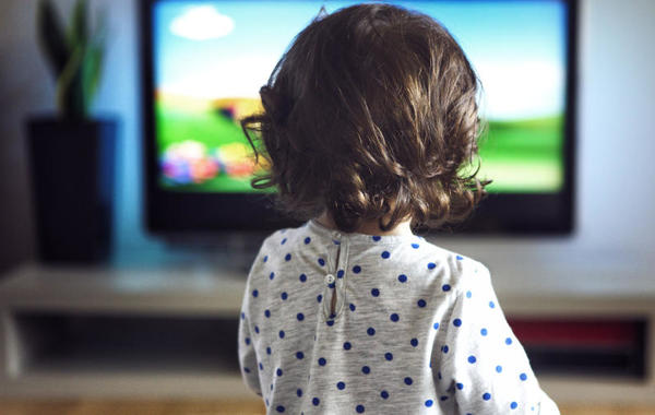 مشاهدة التلفزيون تصيب الأطفال بالسكري