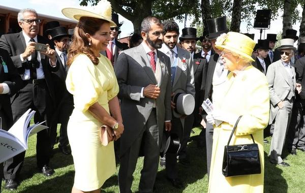 الشيخ محمد بن راشد يلتقي الملكة إليزابيث