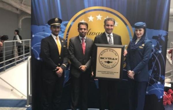 الخطوط السعودية تحصد جائزة «شركة الطيران الأكثر تحسناً في العالم»