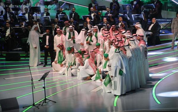 نجوم الفن الخليجي يتغنون بالولاء للوطن في حفل الجوهرة بجدة