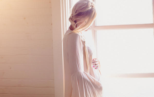 كيف اعرف اني حامل عن طريق اليد؟ | مجلة سيدتي