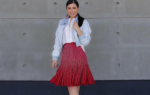 التنورة الميدي بأسلوب أشهر مدونات الموضة العربيات