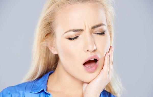 فطريات الفم أو عدوى القلاع الفموي: لا تهملوا الأعراض وإليكم العلاجات