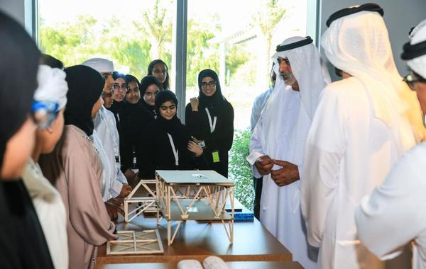 إنشاء موقع إلكتروني لاكتشاف الموهبة للطلاب الإماراتيين